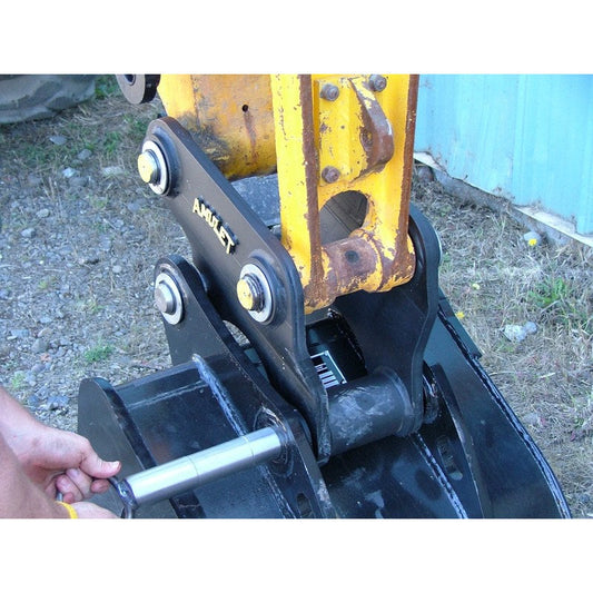 Amulet Manufacturing Mini-Hitch Pin-Puller Quick Coupler