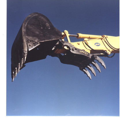Amulet Manufacturing PowerClamp Non-Linkage Hydraulic Excavator Thumb